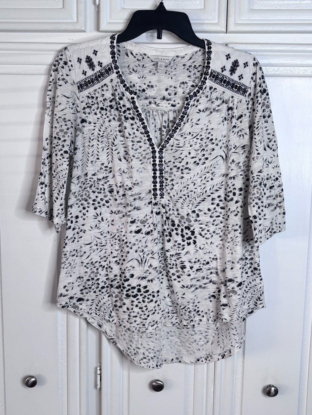 Lucky Brand White & Black Printed Split-Neck Tunic SP